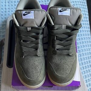 NWT Nike Men’s Olive Green Low-Top Sneakers Size 13